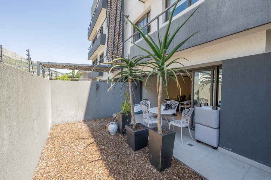 2 Bedroom Property for Sale in Sea Point Western Cape